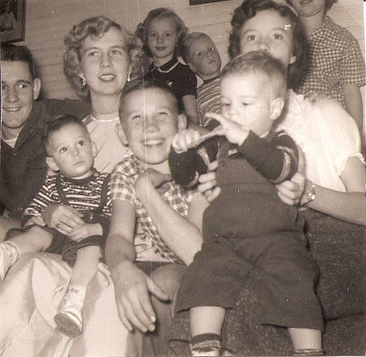 Ronnie and cousins 1952.jpg